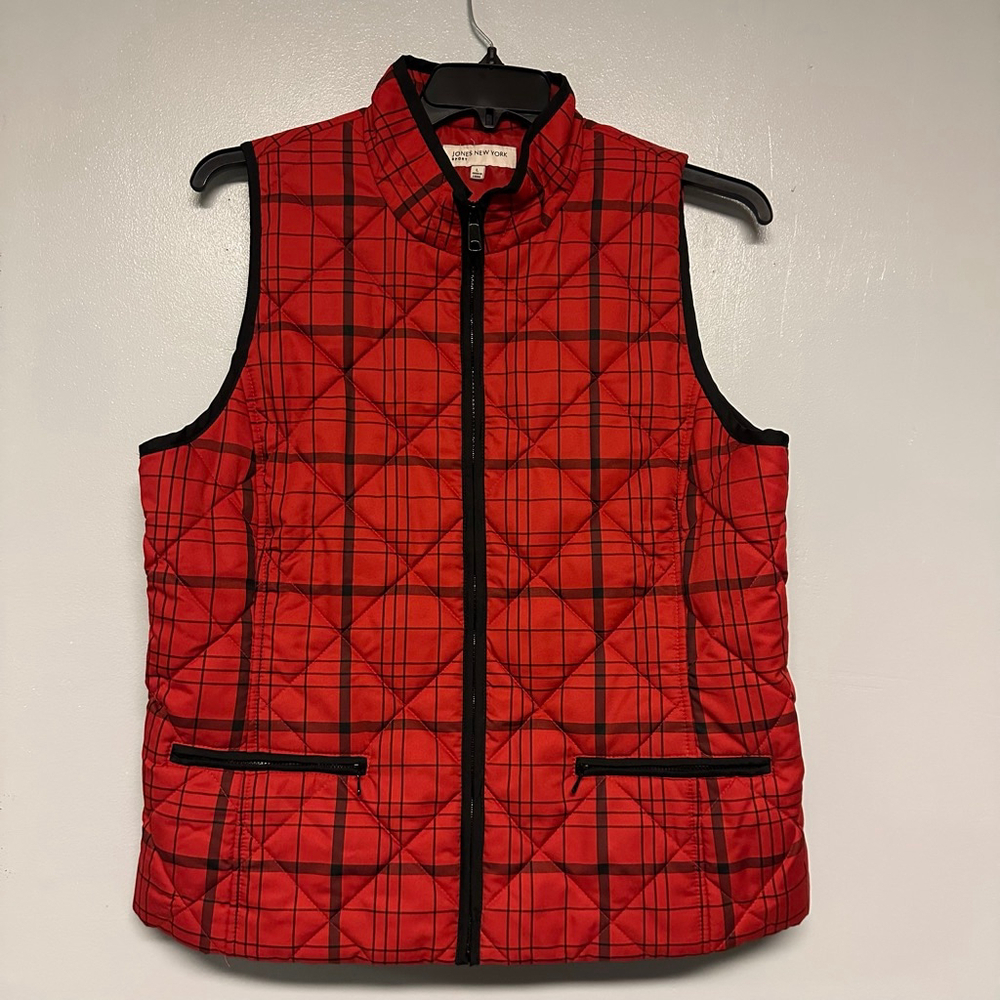 Jones New York Sport Plaid Quilted Vest women’s Large Red Black zip pockets